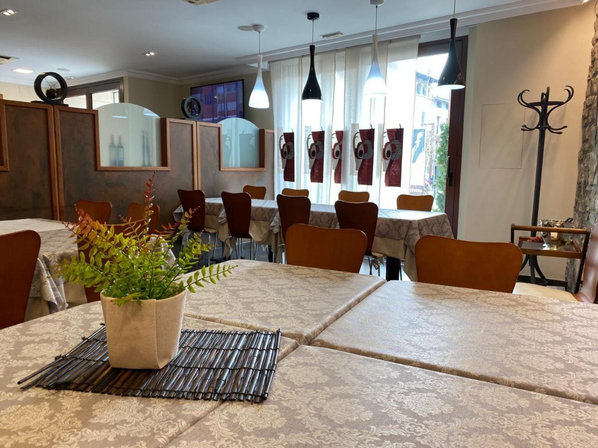 Hostal Bonavista Сервера Екстериор снимка