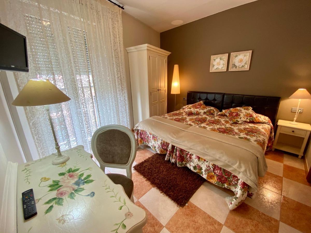 Hostal Bonavista Сервера Екстериор снимка